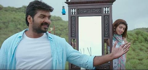 'Enakku Vaaitha Adimaigal' movie review