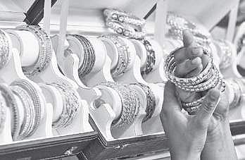 Gold demand in India fell 21% in 2016: WGC