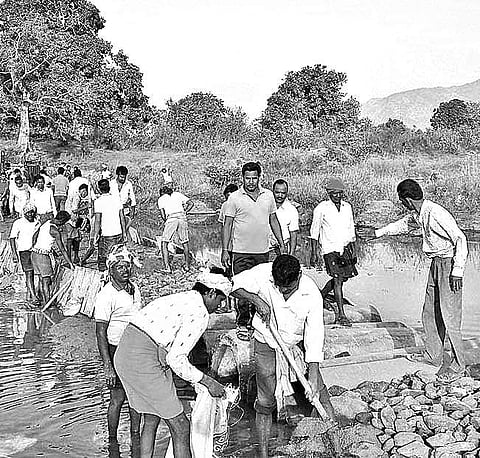 Nilathar villagers build road on their own