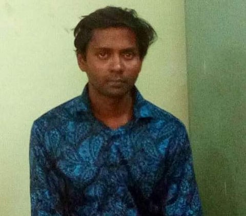 The accused Udayan Das in custody of Bankura Police team in Bhopal. | EPS