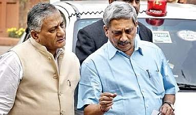 Gen VK Singh with Manohar Parrikar(File Photo)
