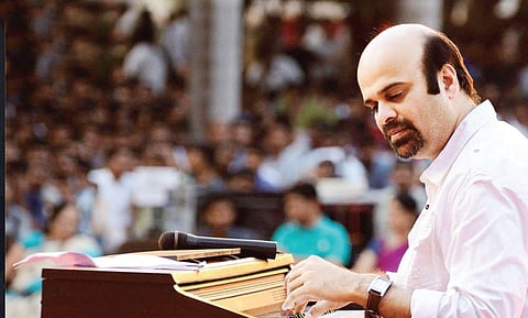 B and W keys that strike the right chords