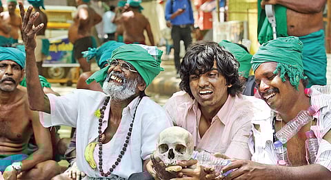 Farmers from Tamil Nadu protesting with skulls at Jantar Mantar in New Delhi on Wednesday. (EPS | Shekhar Yadav)