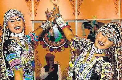 Tribal Madhya Pradesh shuns alcohol, DJ and dowry