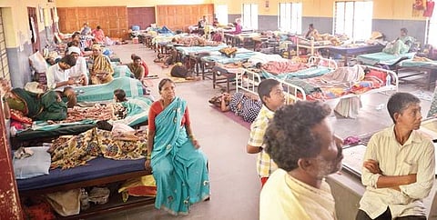 Patients at Venkateshwara Dharmashala building in Kidwai Hospital in Benglauru on Saturday | Pushkar V