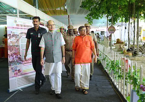 Union Minister Anil Madhav Dave (C) ( Sunish P Surendran| EPS