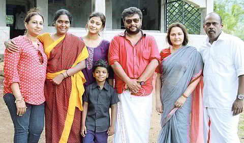 Director M A Nishad with Jaya Prada, Parvathi Nambiar and Pashupathi