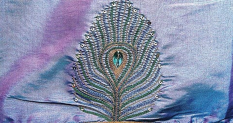 Let’s have some aari in our sari