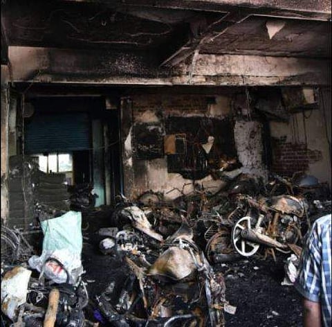 A fire that broke out in an apartment in Chennai early on Monday morning led to the loss of four lives, including two children-aged around 10 and 3. All the four members died due to asphyxiation, sources said. (EPS | P Jawahar)