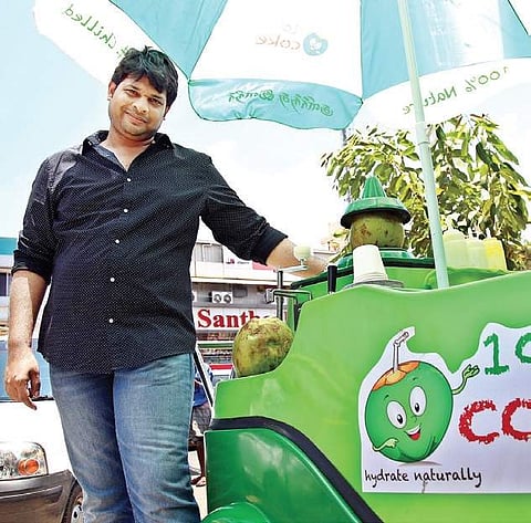 Jagadeesh with the 10de Coke Nut cart|Romani Agarwal