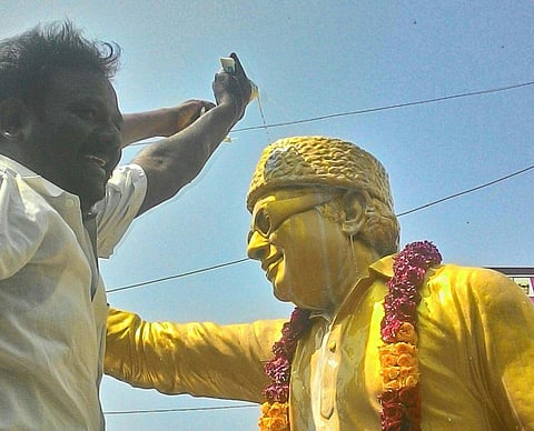 MGR statue | (P Jawahar | EPS)