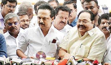 M K Stalin showing a CD to media persons, claiming he had proof of alleged horse-trading of AIADMK MLAs | D SAMPATHKUMAR