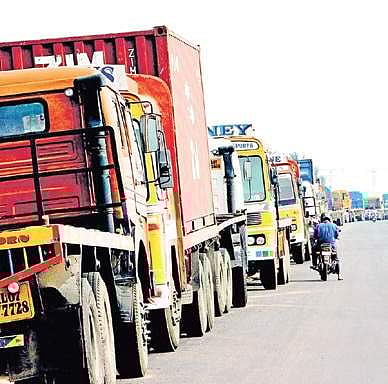 Vallarpadam container truck operators’ stir may hit export-import trade