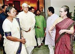 Congress chief Sonia Gandhi with UPA presidential nominee Meira Kumar and vice-presidential candidate Gopal Krishna Gandhi after an UPA meeting | PTI