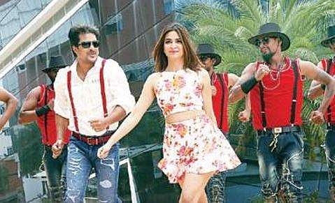 Dalapathi shooting on; Prem & Kriti Kharbanda shake a leg in the city