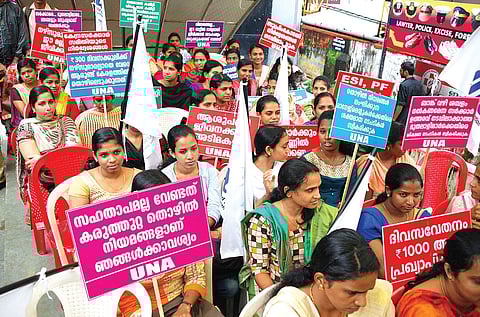Nurses affiliated to United Nurses Association (UNA) staging a protest at High Court Junction,  Kochi on Monday | K Shijith