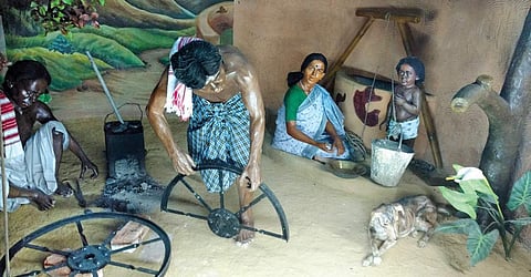 Life-like displays of tribals and their crafts.