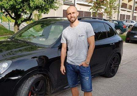 Adrian Mierzejewski has 40 international caps, joins Sydney from United Arab Emirates club Al-Sharjah. (Photo | Adrian Mierzejewski Twitter)