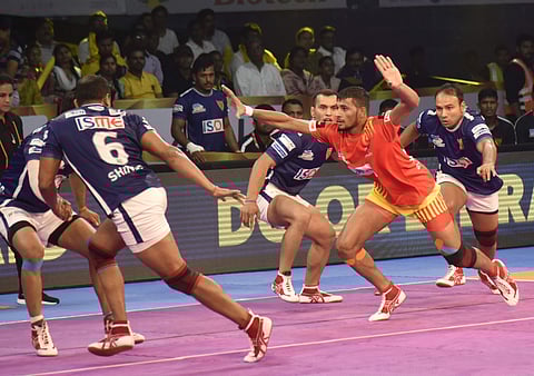 Hyderabad kabaddi match between Gujarat fortune gaints vs Dabang Delhi at Gachibowli stadium in Hyderabad.| Vinay Madapu