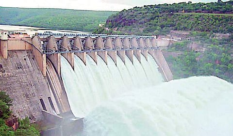 Dipping water level worries farmers 