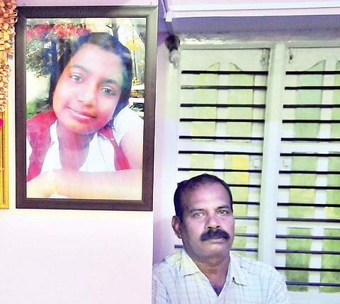 Daughter gone, IAF man strives to fulfil her noble dream