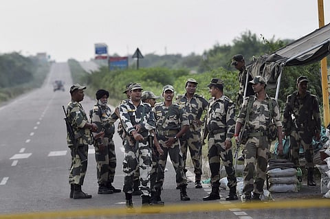 Security Personnel keeping strict vigil near Suniari Jail in which Dera Sacha Sauda Chief Ram Rahim's quamtum of punishment will be awarded in Rohtak. (PTI)