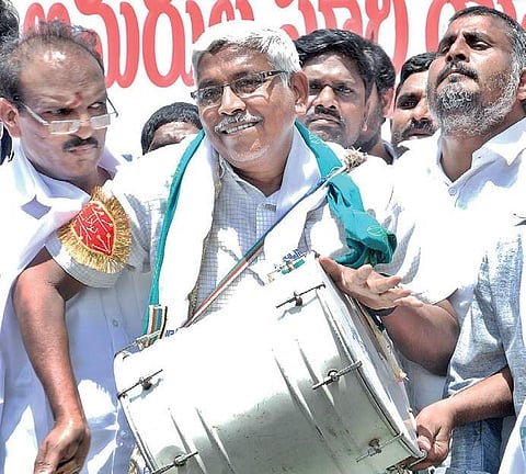 File Photo of TJAC chairman Prof M Kodandaram launching the Telangana Amarula Spoorthi Yatra in Sangareddy district. | Express photo