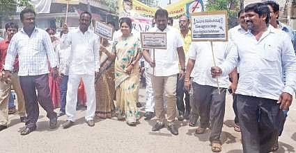An awareness rally being taken out in Guntur on Tuesday as part of Domalapai Dandayatra campaign | Express