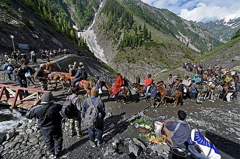 An entourage of pilgrims on their way to Amarnath. (Photo| PTI)