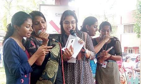 Chimmu Jayakumar, Geethu P G, Abhirami Ajai, Lakshmi H and Anjana Sreekumar (former  and current students of St Teresa’s College, Ernakulam) performing at the Government General Hospital,  Ernakulam