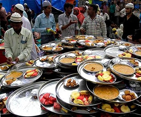 Volunteers prepare Iftar meals, image used for representational purpose.