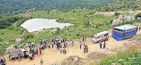 Kurubarapalya Bande near Ramohalli where Sharath was buried. Post-mortem was conducted on the spot |  vinod kumar t