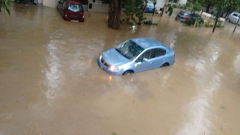 Life in Bengaluru was disrupted as torrential rains lashed the city since last night till early today, as also several other parts of the state. (EPS | Nagaraja Gadekal)