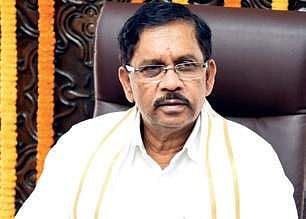 Congress high command steps in to end Parameshwara-Siddu rift