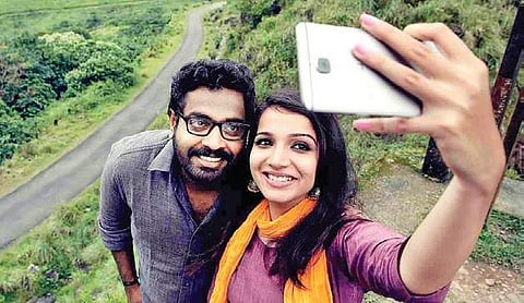 A still from Thappu Thanda directed by Srikantan.