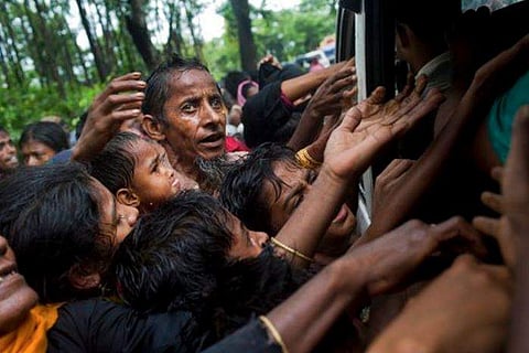 Rohingya scuffle to get aid material from local volunteers at Kutupalong, Bangladesh on Sept. 8, 2017. (Photo | AP)