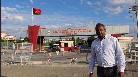 This photo was uploaded on Twitter by Salil Shetty, taken outside the prison where the right activist is lockep up. (Twitter/Salil Shetty )