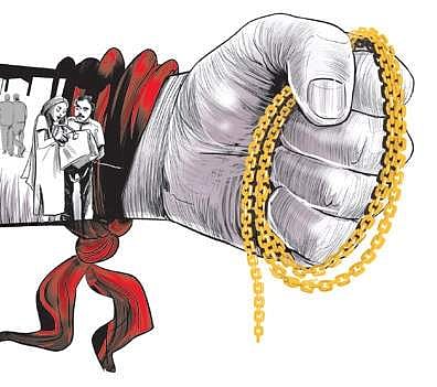 Bengaluru: Bike-borne miscreants target women, escape with gold chains