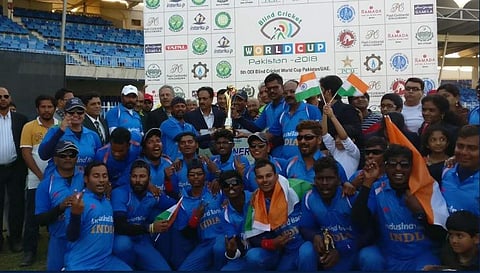 The victorious Indian team with the World Cup (Twitter/Cricket Association for the Blind in India (CABI))‏