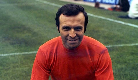 Jimmy Armfield, a former England captain who led Leeds to the European Cup final as a manager before a distinguished career in broadcasting, has died. | @BlackpoolFC