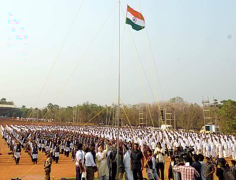 RSS chief Mohan Bhagwat unfurling the national flag at the Vyasa Vidya Peetom in Kallekad, Palakkad today. (EPS)