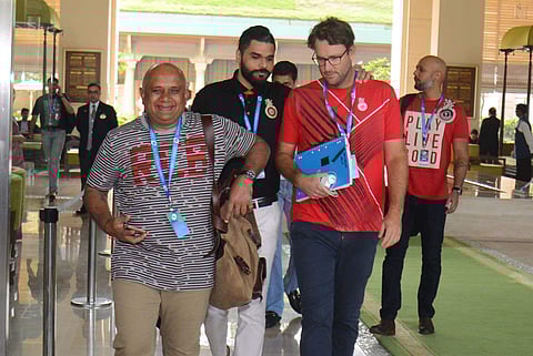 Daniel Vettori (right) enters with Royal Challengers Bangalore representatives for the IPL season 11 auction. (EPS | Pushkar V)