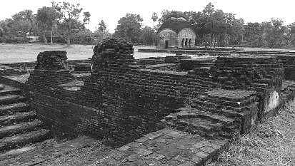Ruins of Rasikaray temple and Jagannath temple.| Express
