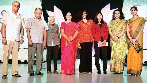 College management — Manoj Kumar Sonthalia (CMD-Express Publications), Parthasarathy, & HK Jhaver, along with Lalitha Balarkrishnan, principal, and chief guest Mridula Ramesh (second from right) with winners Kirthi, Bhavani & Dharini