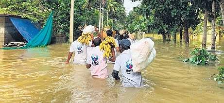 Relief work being carried out by the volunteers of Reach World Wide.