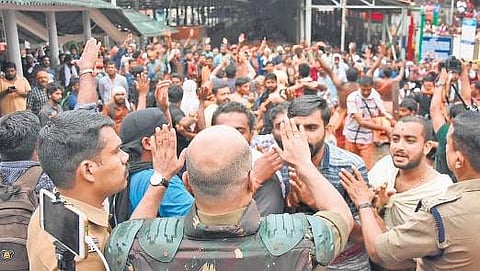 IG S Sreejith speaking to devotees who were protesting against the visit of activist Rehana Fathima at the ‘nadapandal’  of the Sabarimala Lord Ayyappa temple on Friday | B P Deepu