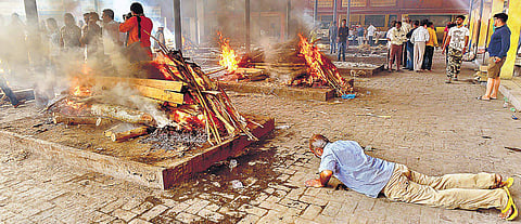 Mass funerals of victims of the rail accident near Joda Phatak area of Choura Bazar underway at a cremation ground in Amritsar on Saturday | PTI