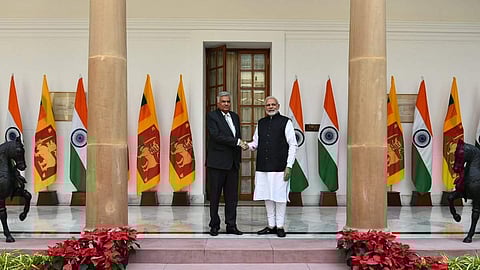 PM Narendra Modi met his Sri Lankan counterpart Ranil Wickremesinghe (Photo: Twitter / @narendramodi)