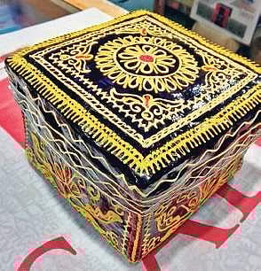 A lacquer box that would be gifted to players