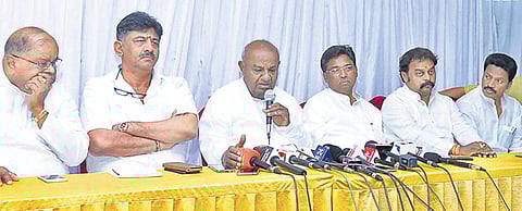 Former PM H D Deve Gowda addresses a press conference along with Water Resources minister D K Shivakumar in Ballari on Tuesday | KPN